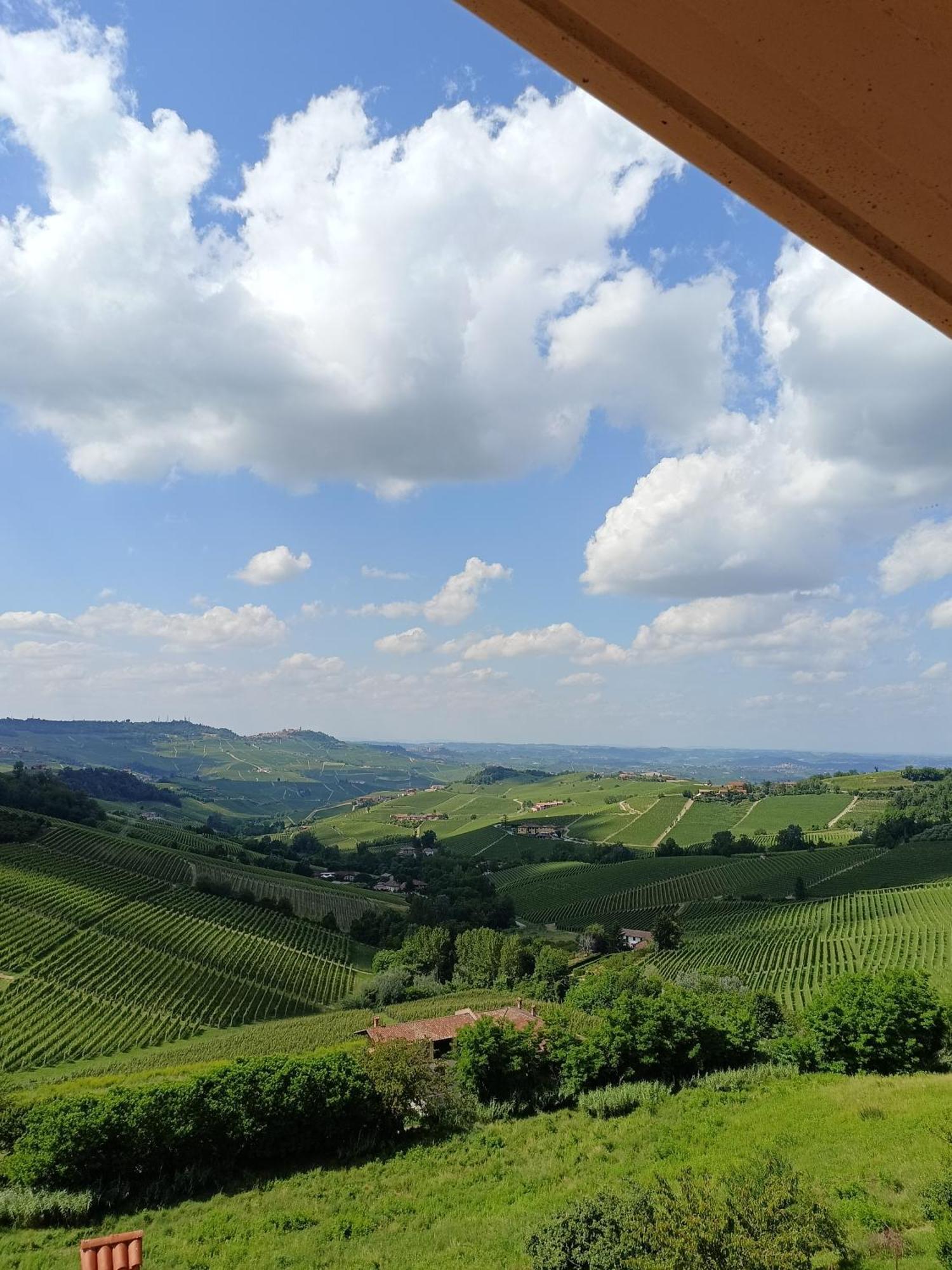 Soggiorno Con Splendida Vista Monforte D'Alba Exterior photo